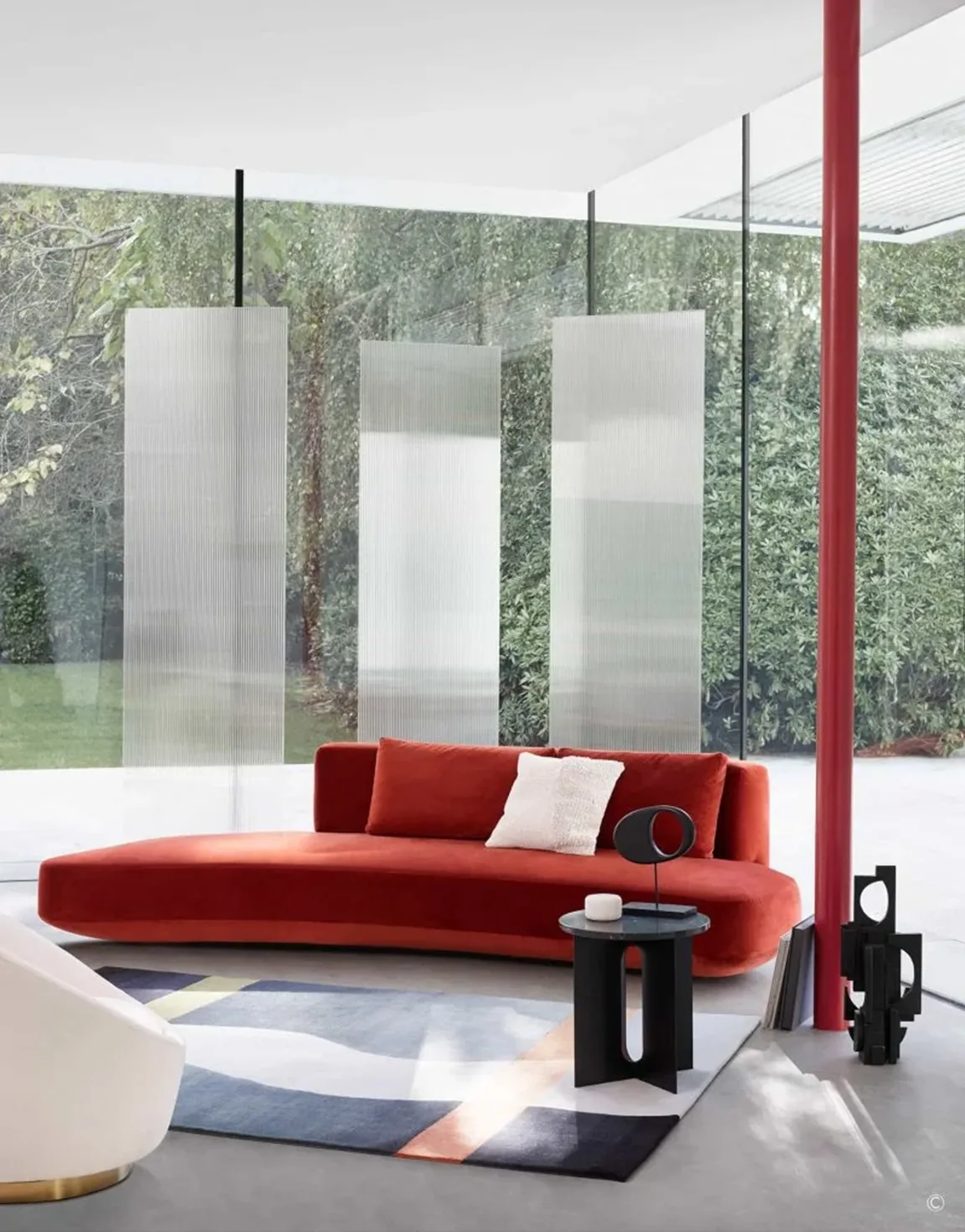 Let your imagination run wild! The joy of colour selection for your bespoke rug design