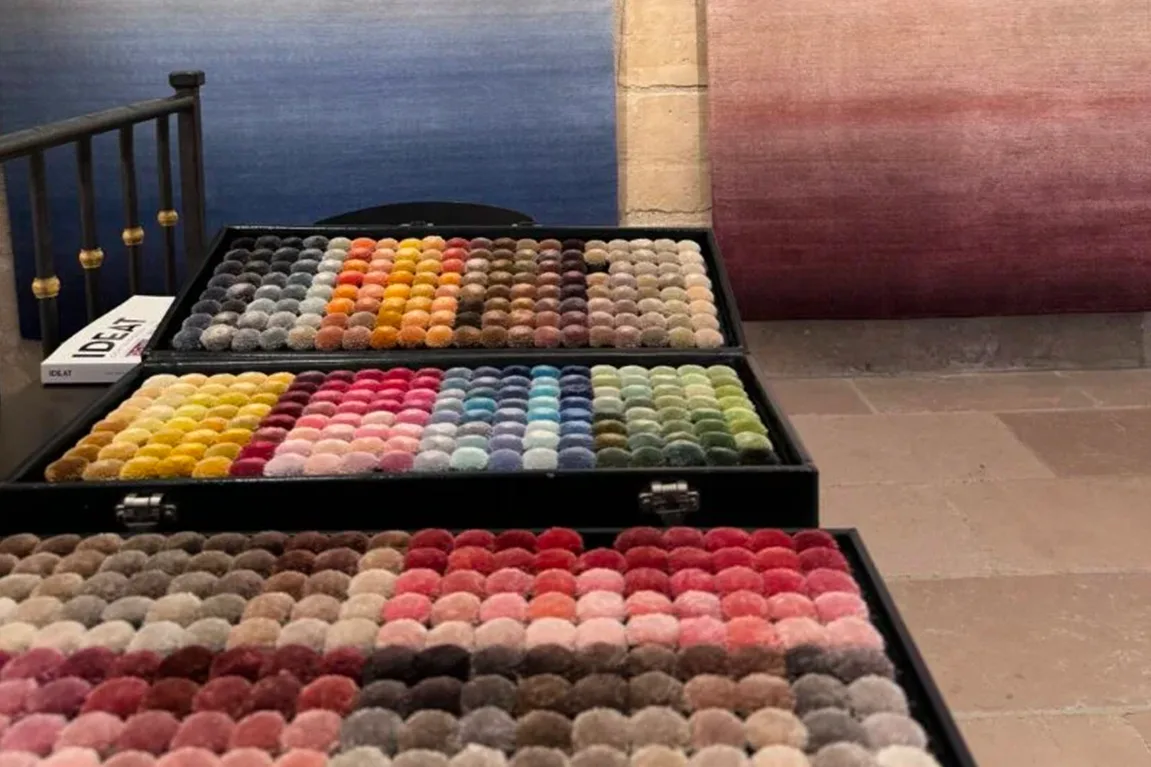 Let your imagination run wild! The joy of colour selection for your bespoke rug design