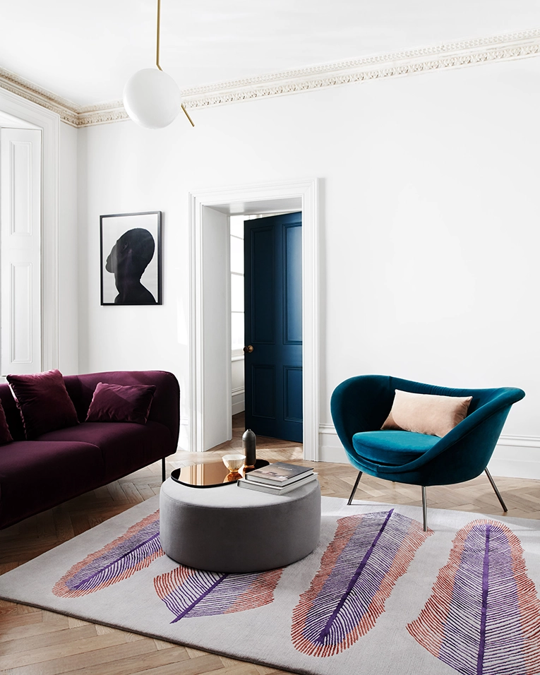 Deirdre Dyson’s QUILLS paired with a classic D.154.2 Armchair by Molteni&C, designed by Gio Ponti.