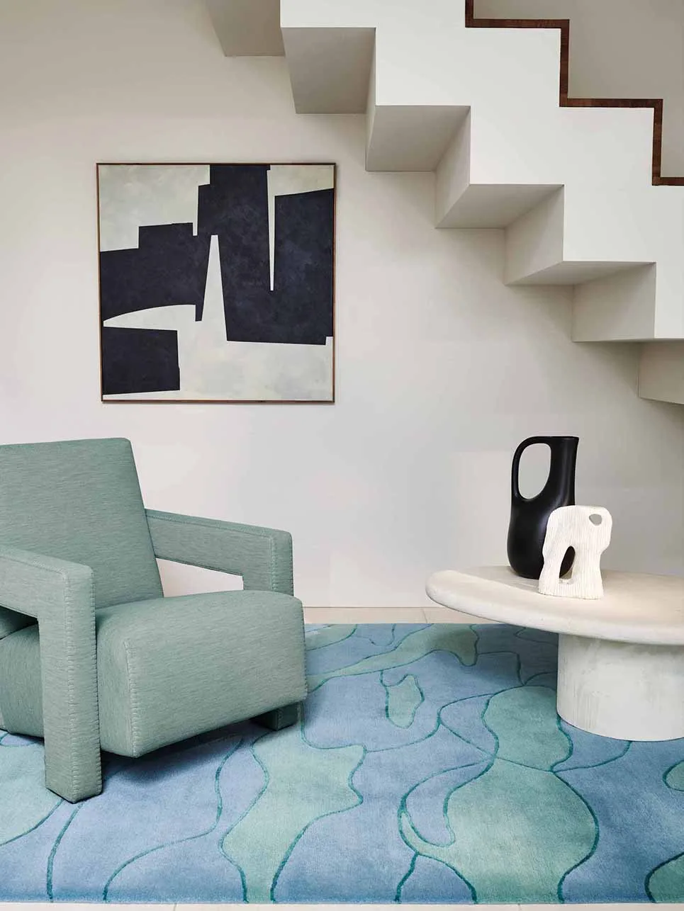 Deirdre Dyson’s SHALLOWS paired with Cassina’s iconic Utrecht armchair designed by Gerrit Thomas Rietveld.