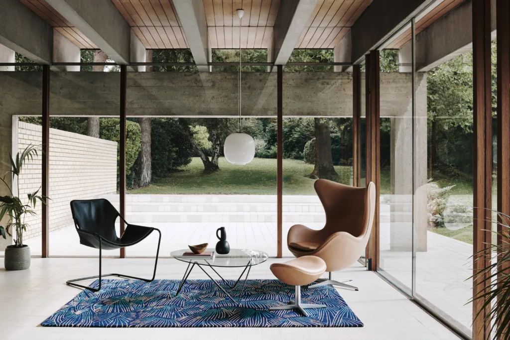 Tapis « PLUMES » de Deirdre Dyson, en laine et soie, noué à la main