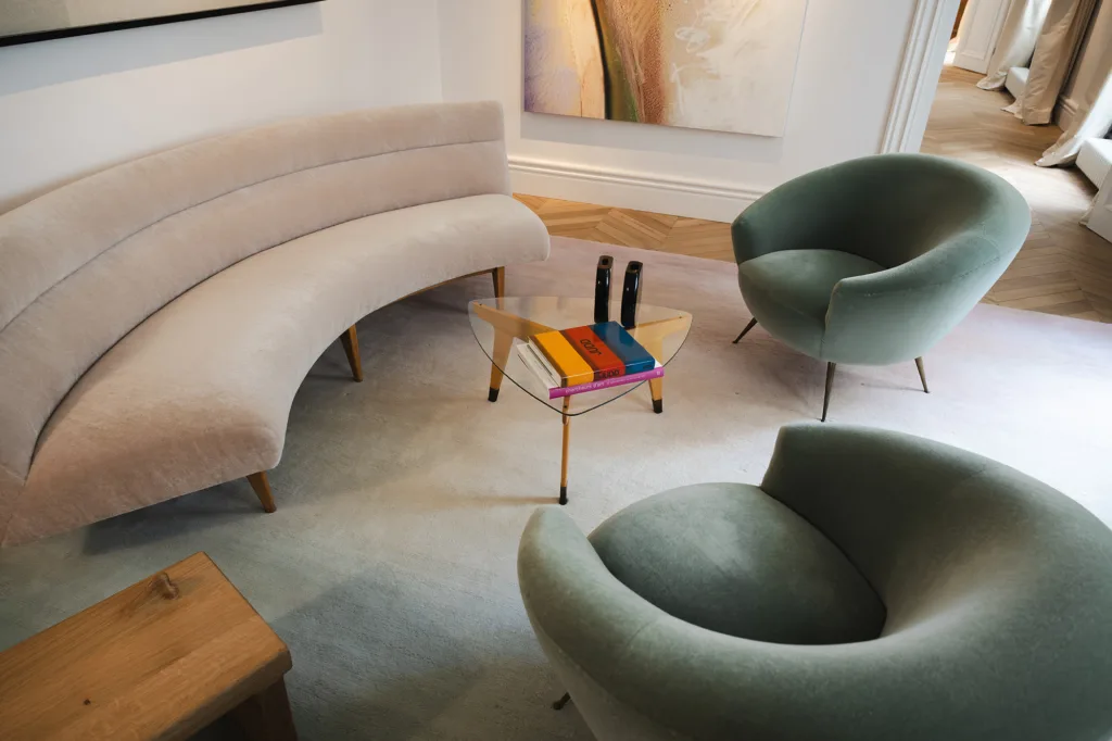 Deirdre Dyson SUNBLUSH custom carpet in a private residence, Paris
